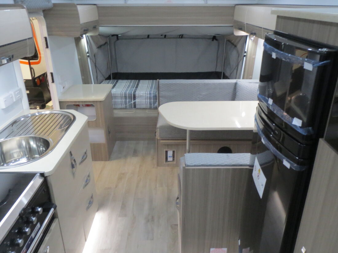 2023 Golf Savannah Maxxi 501 Ensuite Poptop | Premier Avan