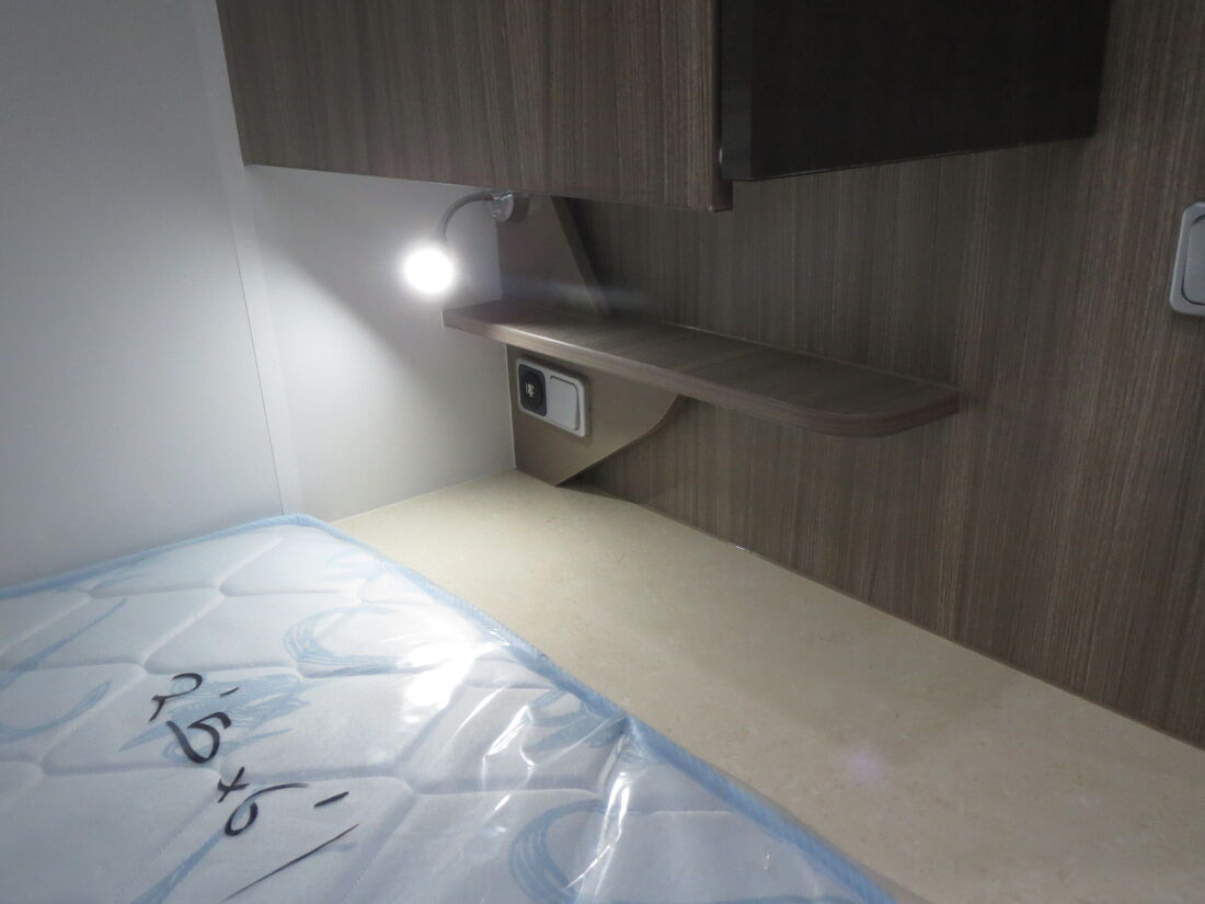 2023 Avan Ovation M9 Luxury Ensuite single beds N2121