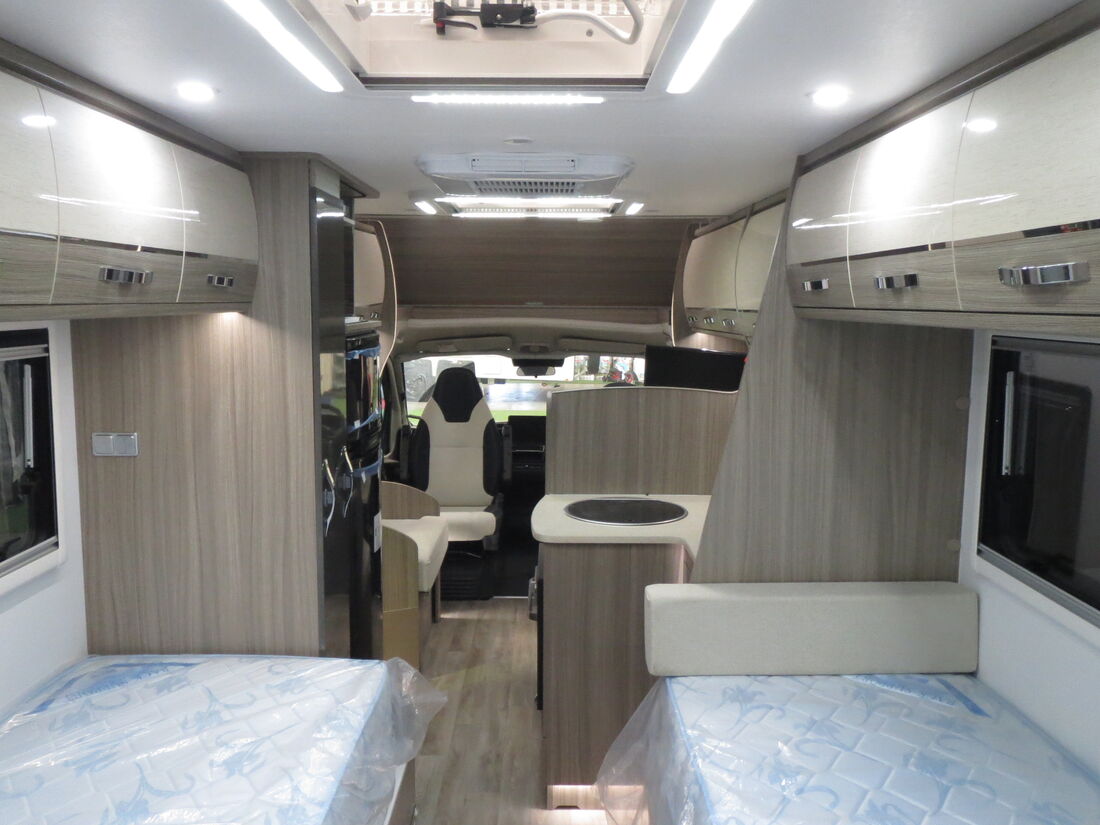 2023 Avan Ovation M9 Luxury Ensuite single beds N2121