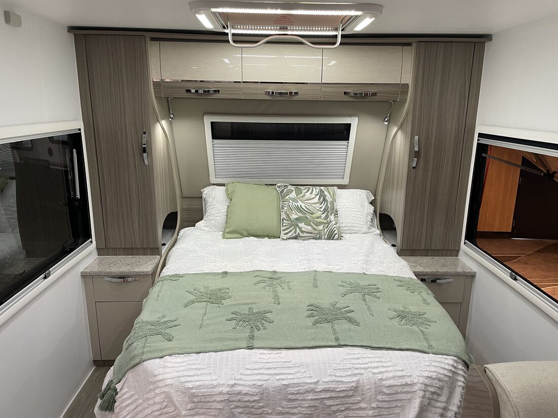 2024 Golf Tourer 720 Ultimate Family Van Ensuite Bunks