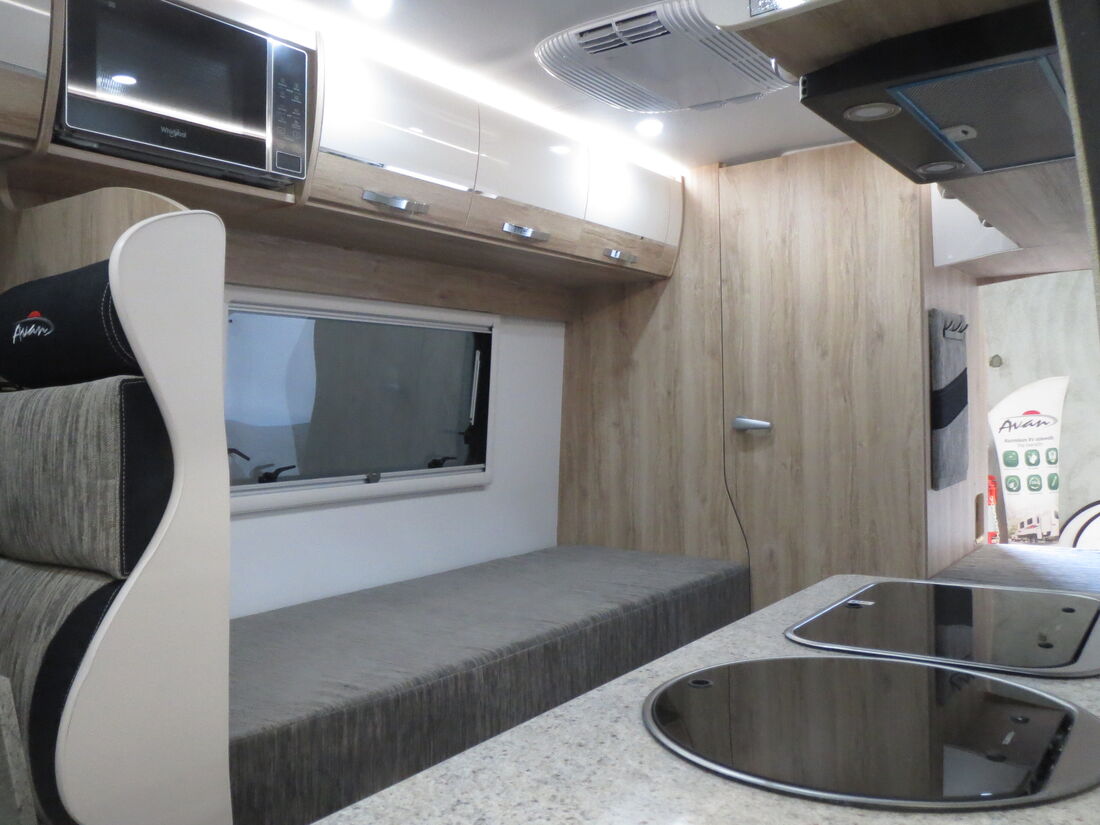 2025 Avan Applause 600 Single Beds Ensuite Camper